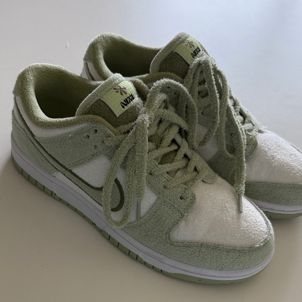 Nike Women's Sneakers - Green and White